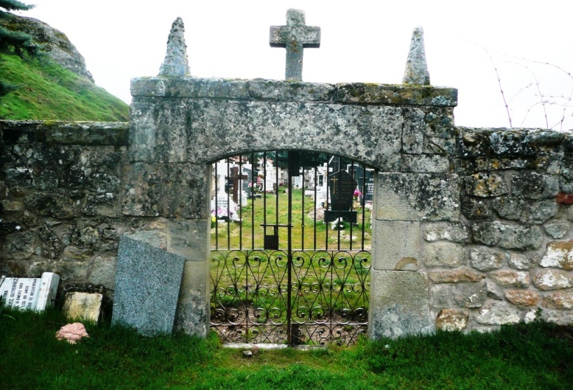 Hacinas-Cementerio